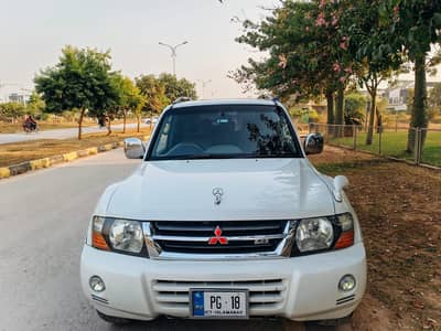 Mitsubishi Pajero 3.2 (Full Option)