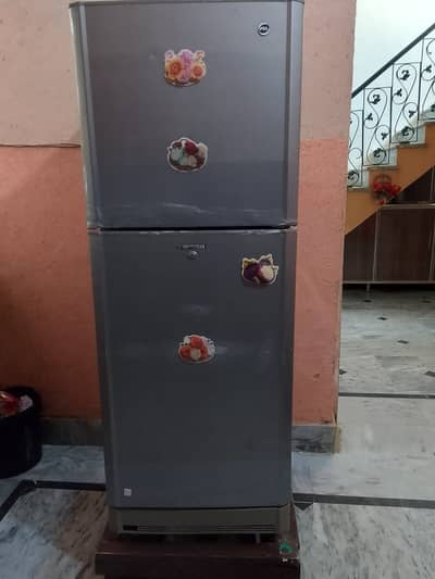 5+ years used fridge for sale