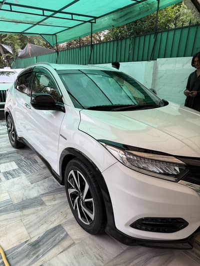 Honda Vezel RS Hybrid 2018 Top of the Line Variant