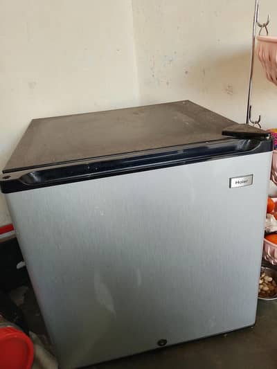 Haier mini fridge one door for urgent sale