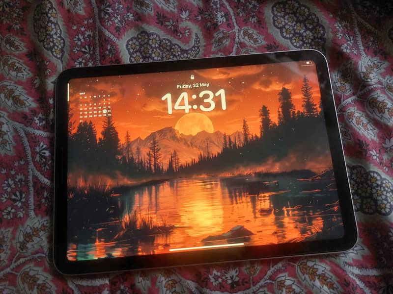iPad 10th generation | 10/10 condition 0