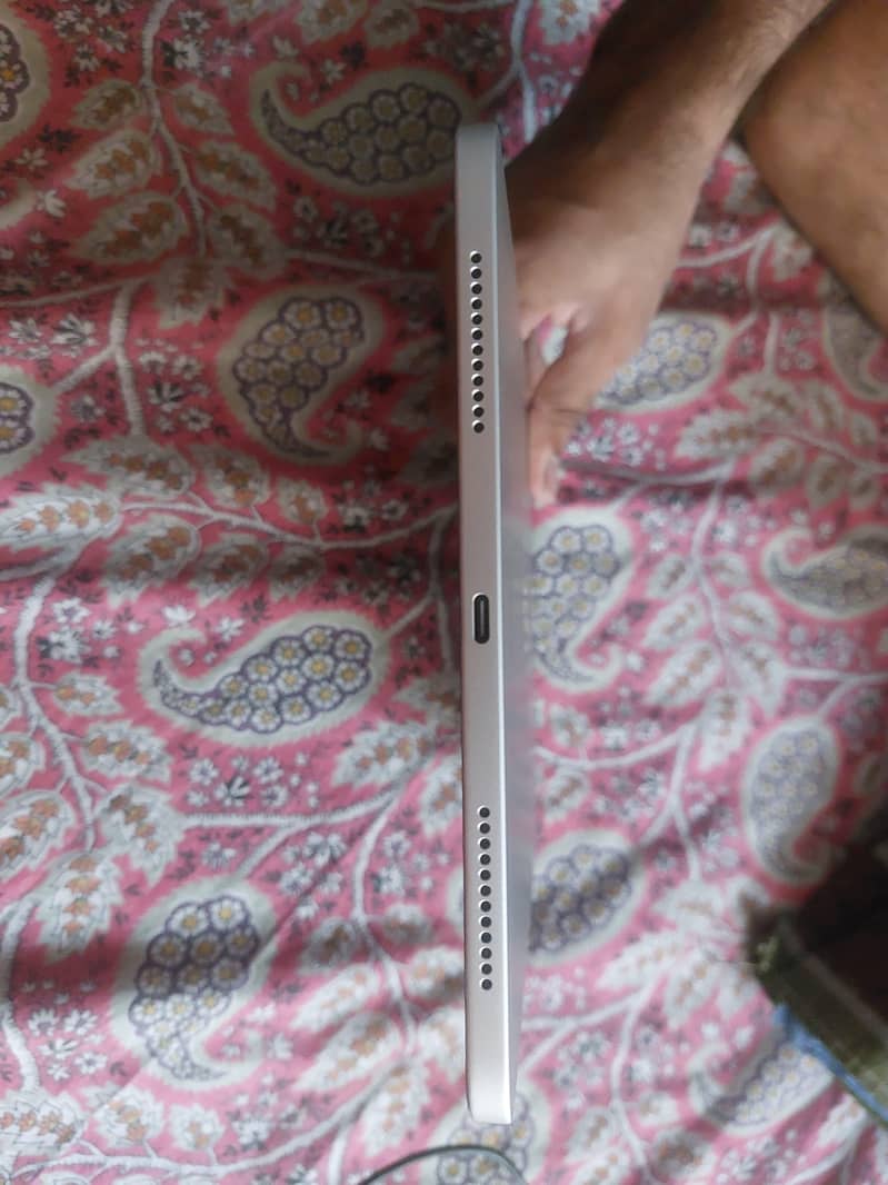 iPad 10th generation | 10/10 condition 3
