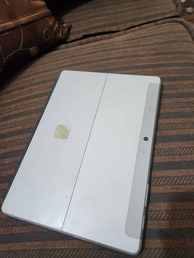 Microsoft surface go 1. . . . 8/128gb Pentium gold