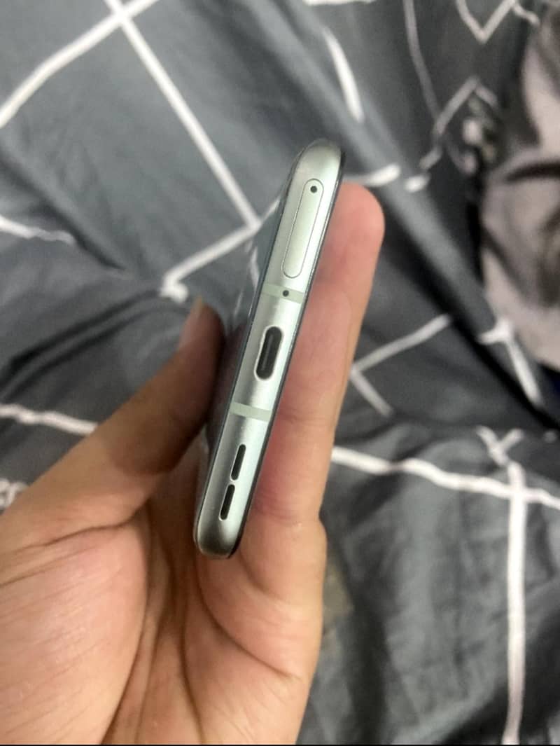 One Plus 9R 2