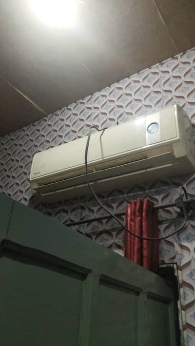 Gree lnveter 1=5 Ton for sale