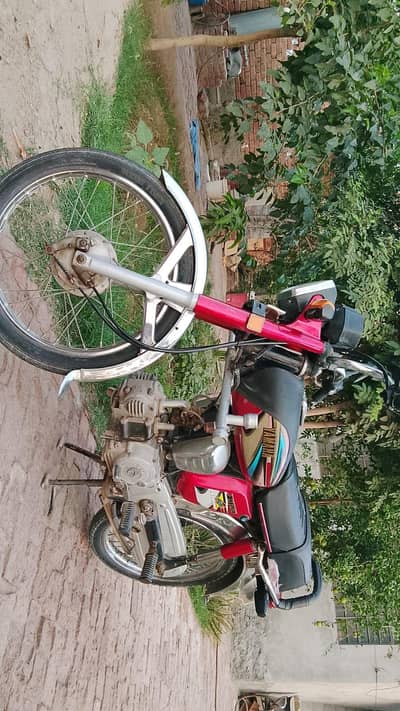 Yamaha 4 Stroke in lush condition
