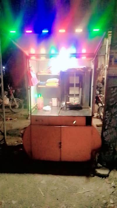 burger shawarma counter