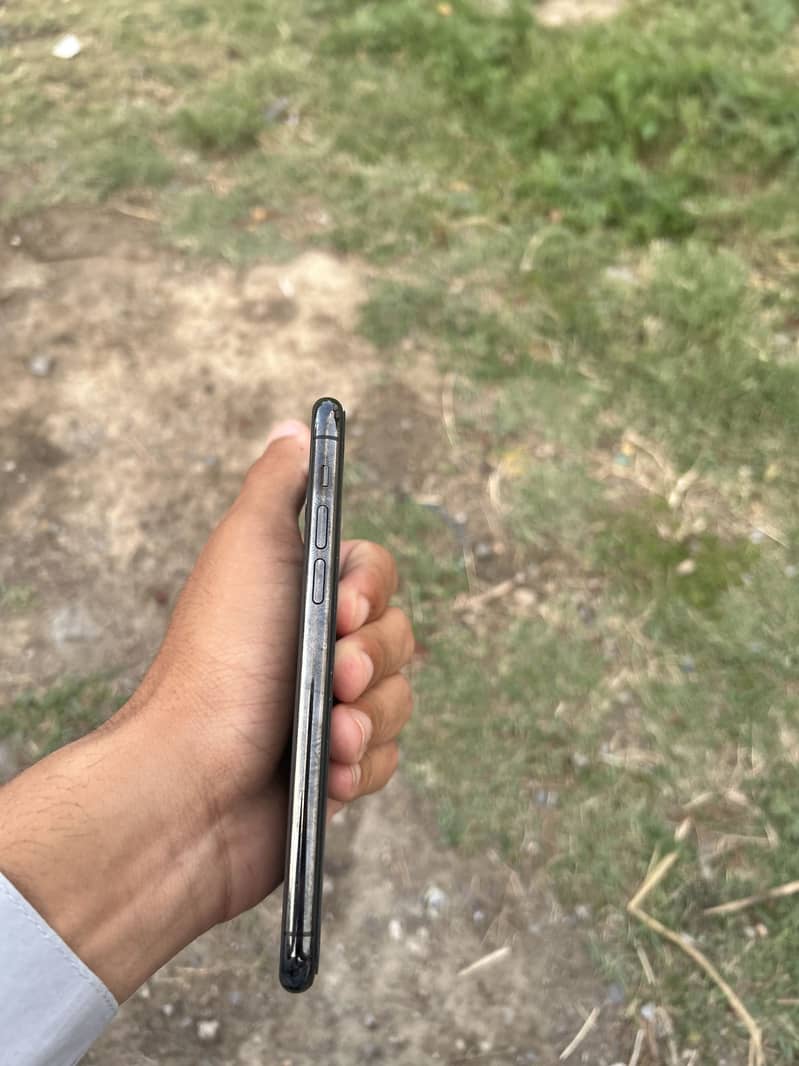 iPhone 11 Pro 2