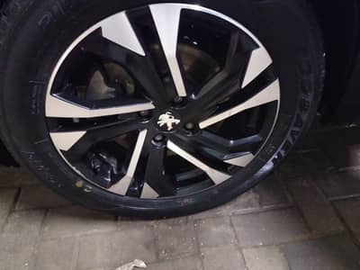 Peugeot 2008 Allure top of the line 2023 Model