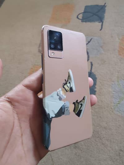 Vivo V21