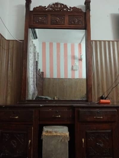 dressing table