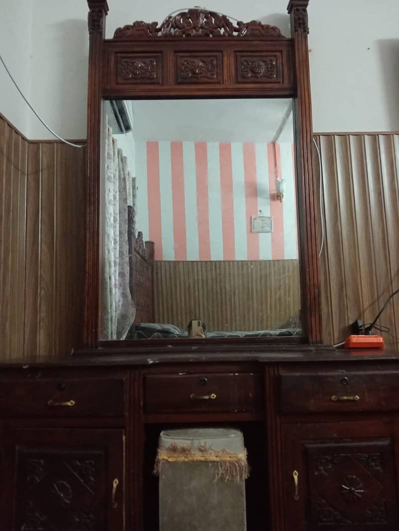 dressing table 1