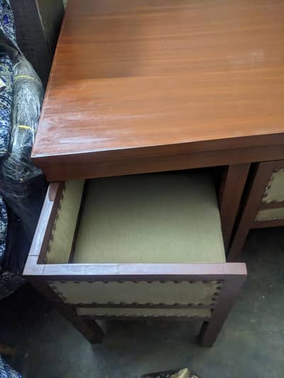 Dinning Table Urgent Sale