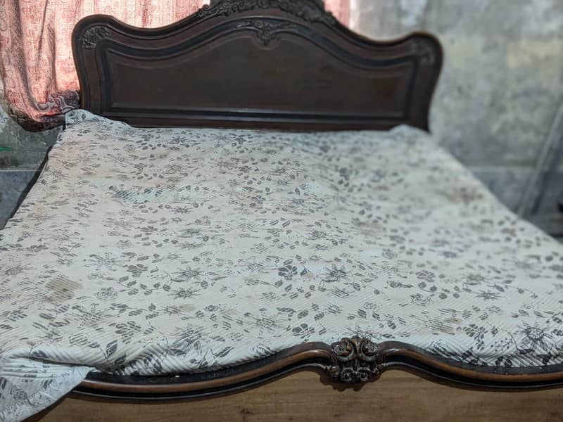 Bed +Table 3