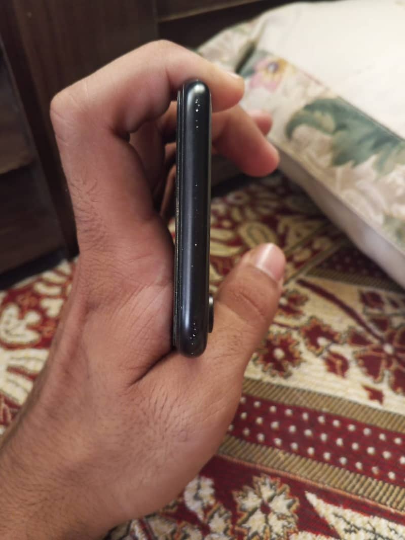 iPhone XR 1