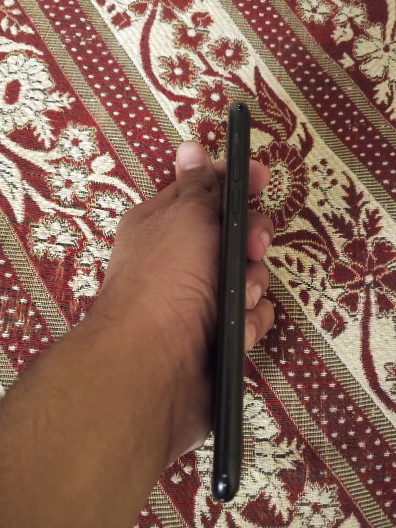 iPhone XR 5
