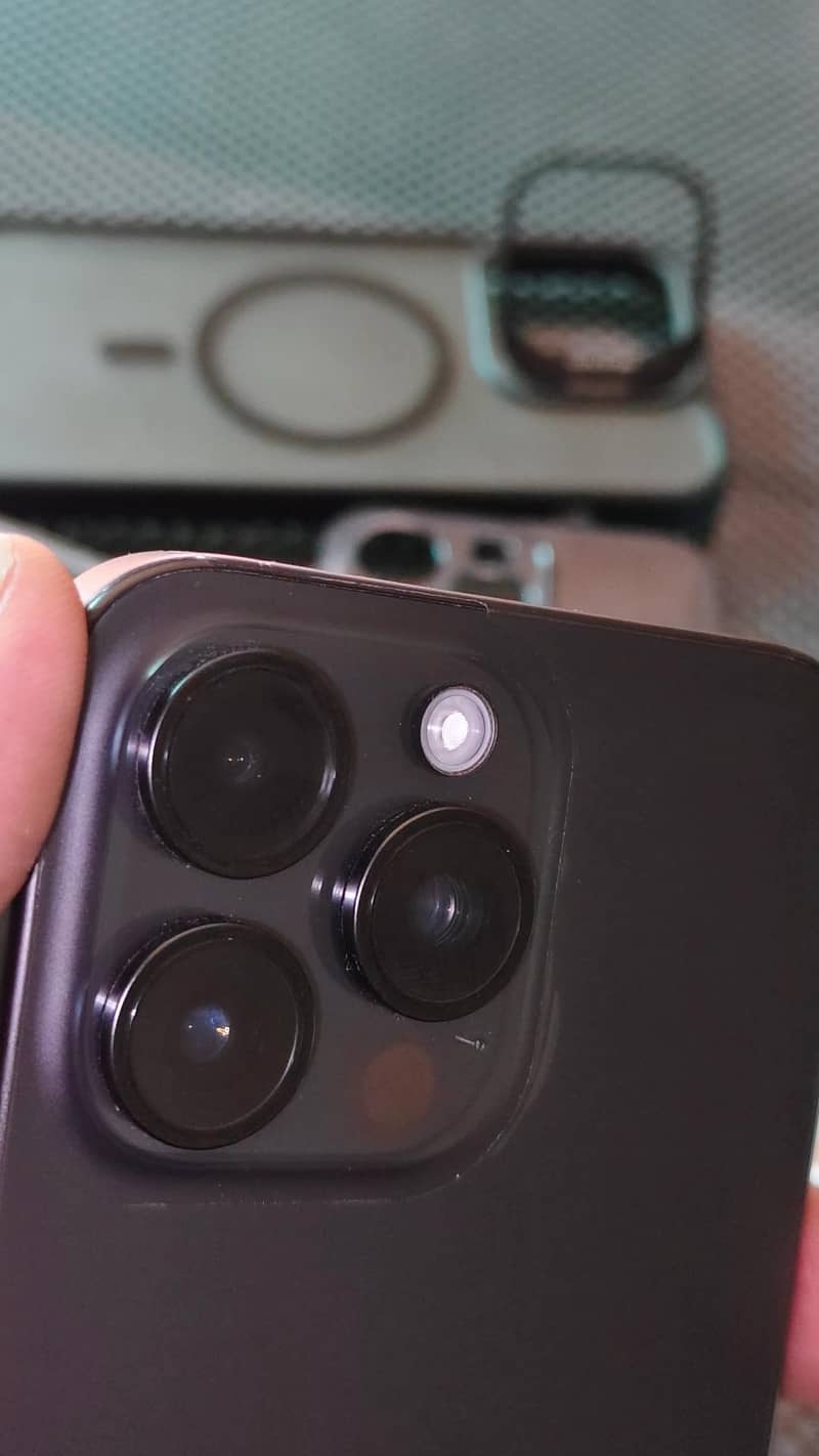 IPHONE 15 PRO MAX 2