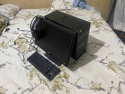 Selling Pc with monitor all in working condition