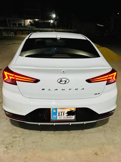 HYNDAI ELANTRA GLS 2.0 2022 MODEL