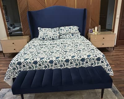 King size bed Made by Luxury living by orna