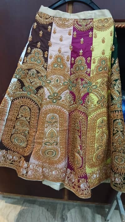 Heavy Embroidered Lehenga| brand new condition