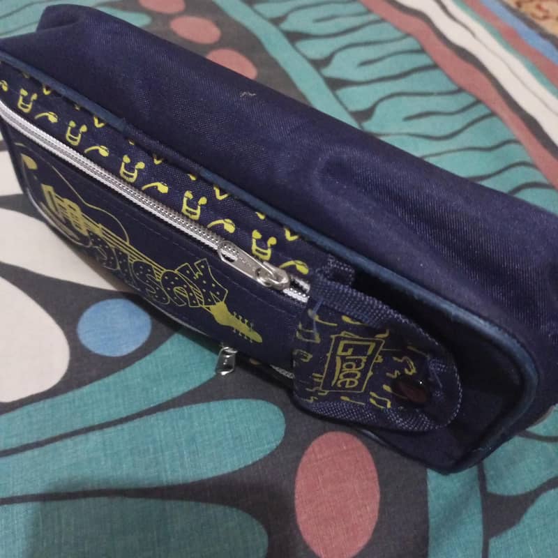 pouch 1