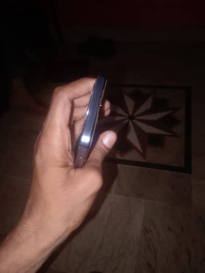 Realme c63 condition 9/10  sale urgent 6/128