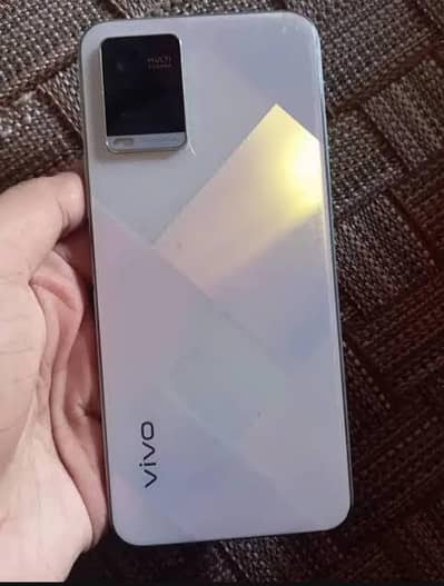 Vivo Y21 available for sale in excellent condition.