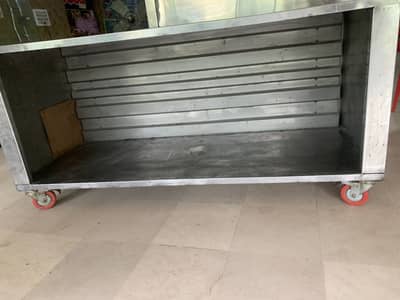 Saled barr dahi bhalla fruit chat counter
