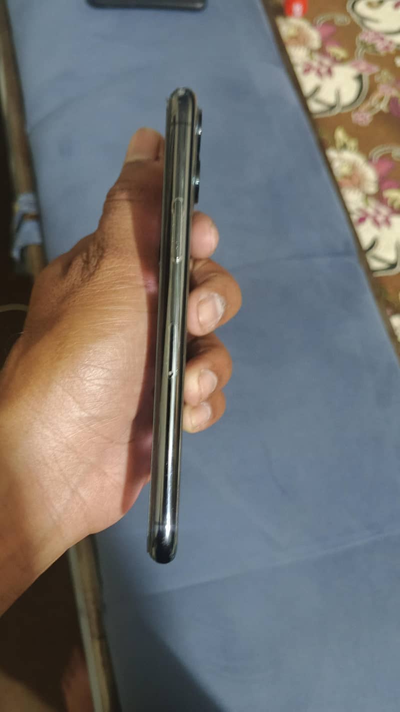 iphone 11pro 4