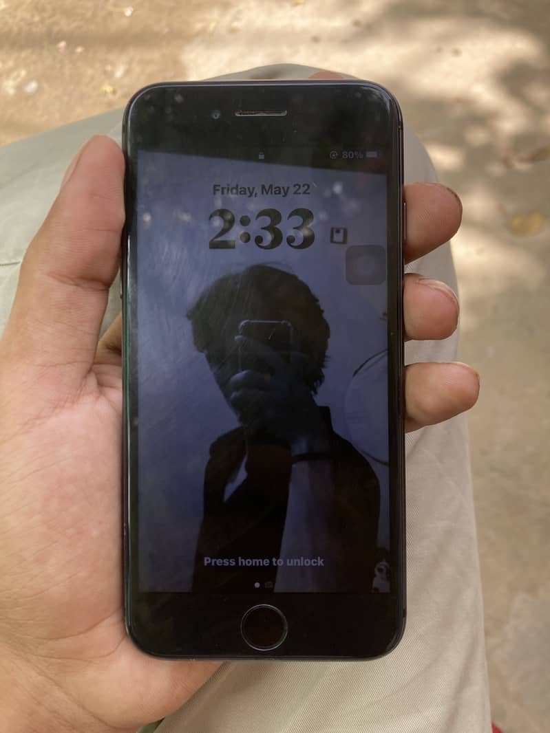 iPhone 8 0
