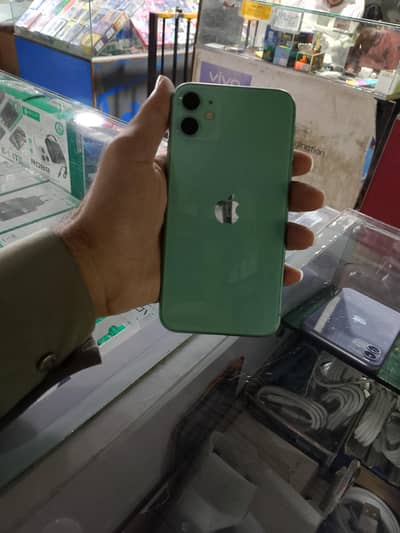 64gb. . . . battery health 75. . . . . water pack