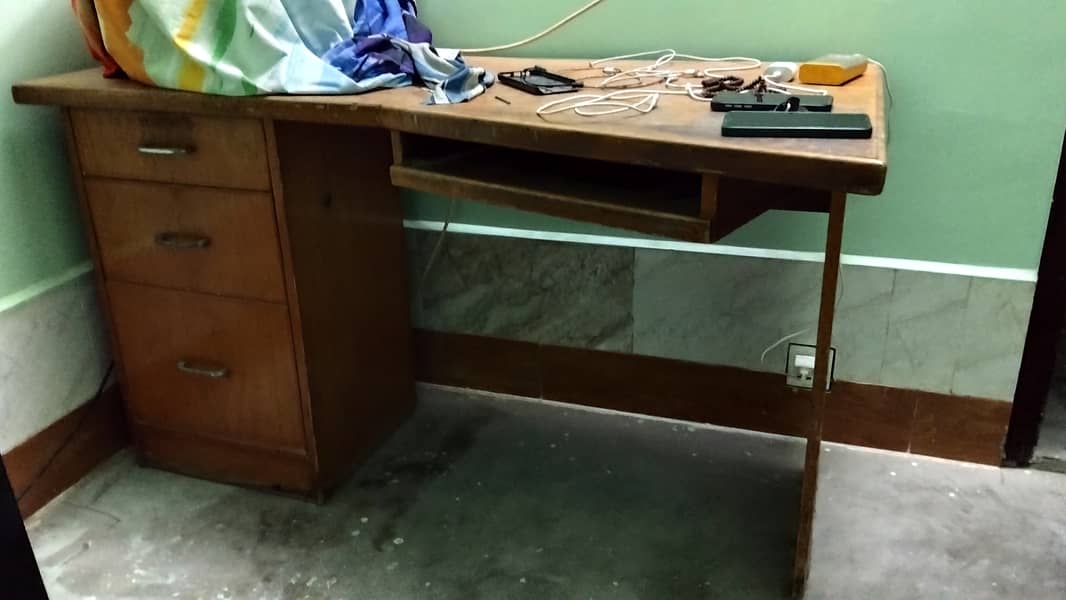Computer Table Used 1