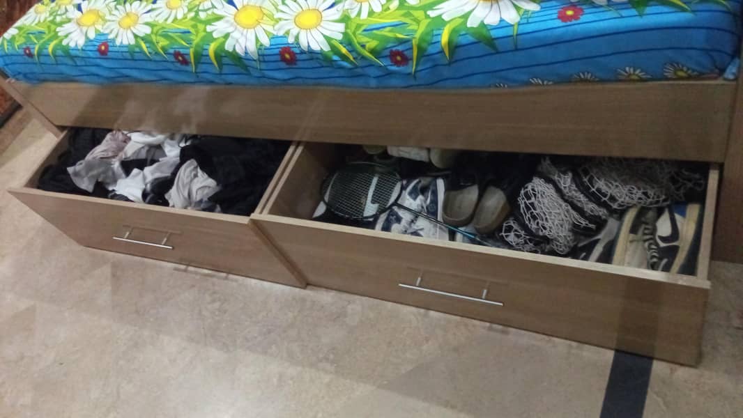 2single. beds 3