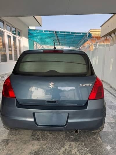 Suzuki swift 2010 model dlx