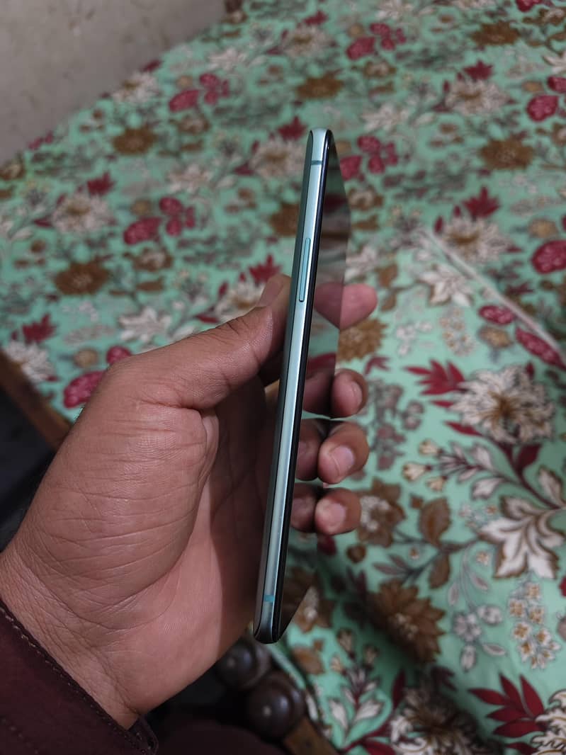 one Plus 8t 3
