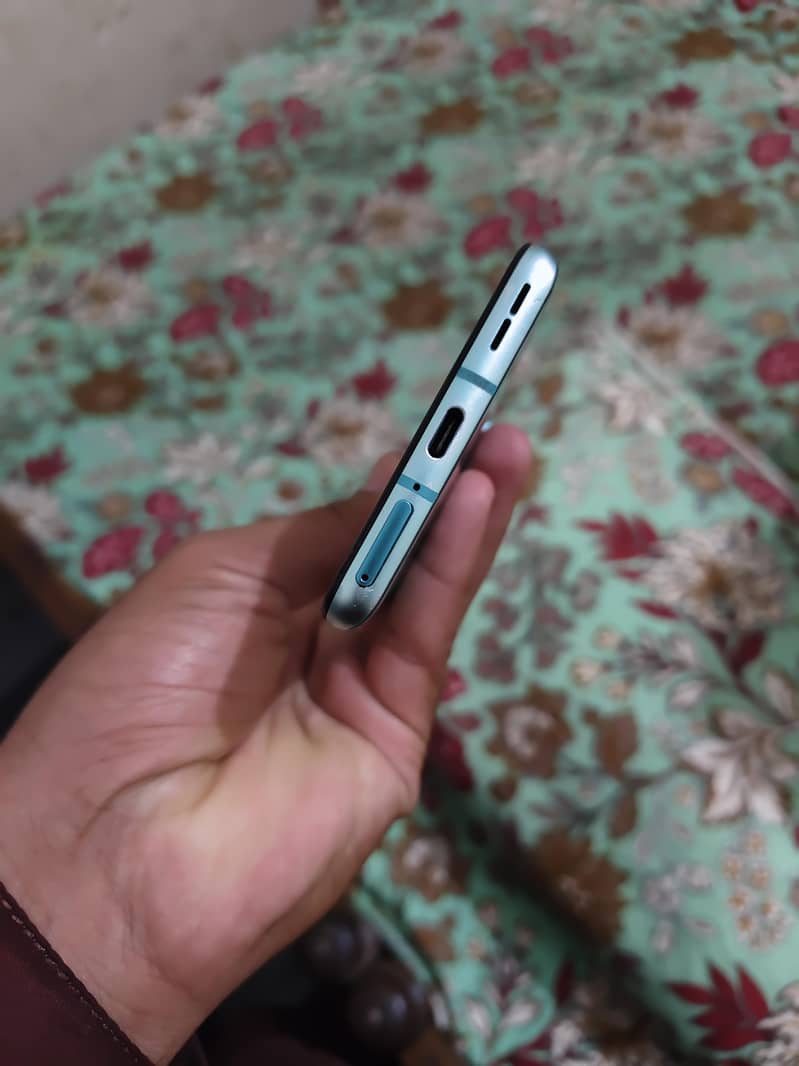 one Plus 8t 4