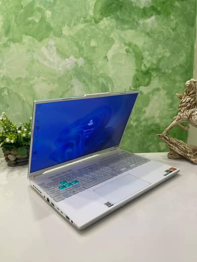 ASUS TUF RTX 4070 R9-7940HX 1TB/16GB 2.5K/165HZ
