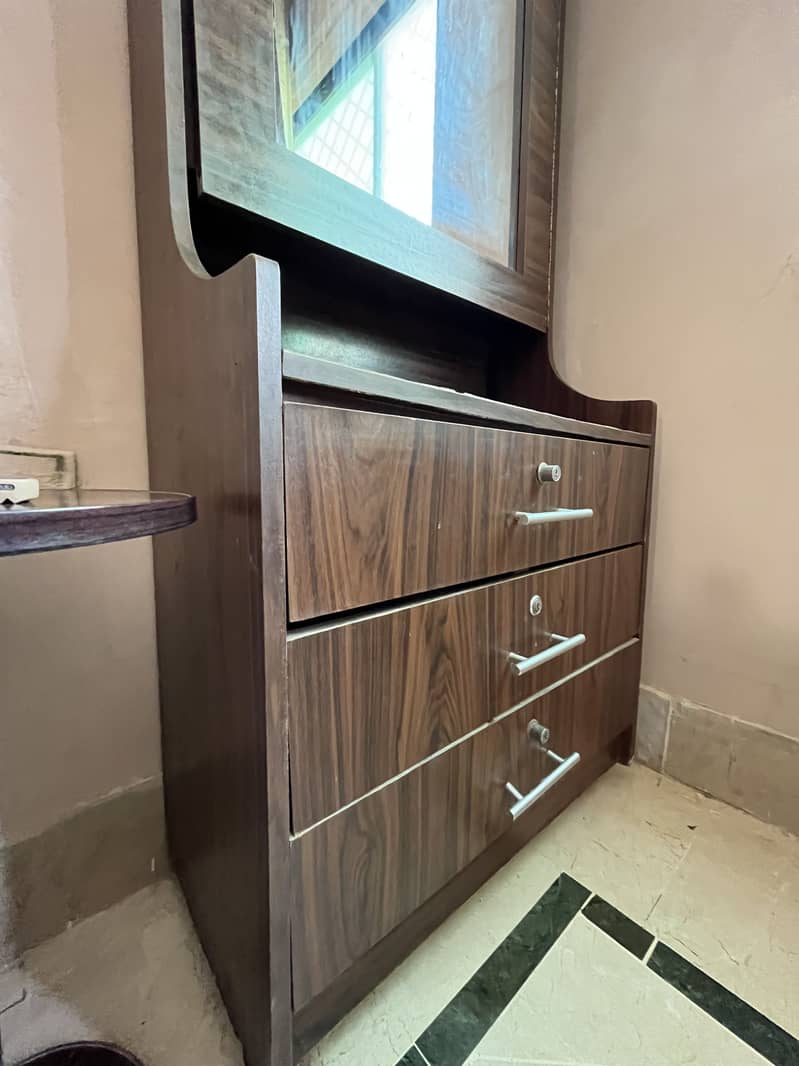 BED & Dressing Table 3