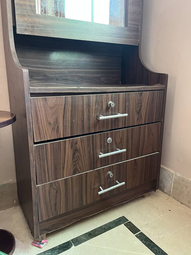 BED & Dressing Table 8