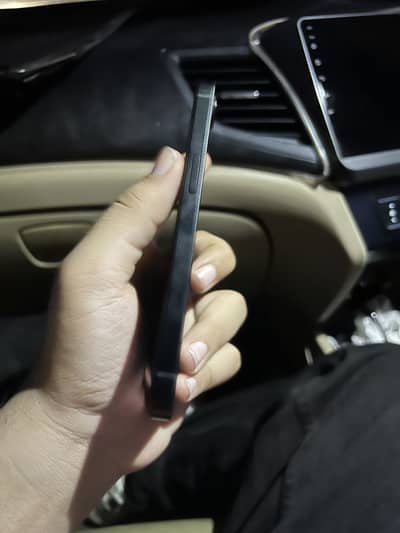 iPhone 16e - 128GB (Factory Unlocked)