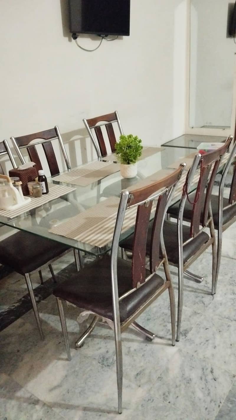 Dinning table 0