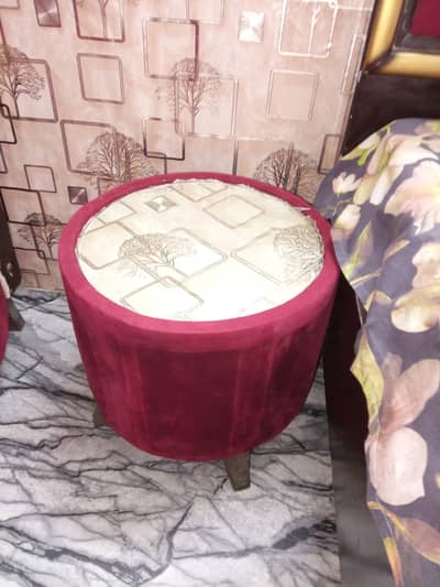 Sofa Chairs with round table urgent selling