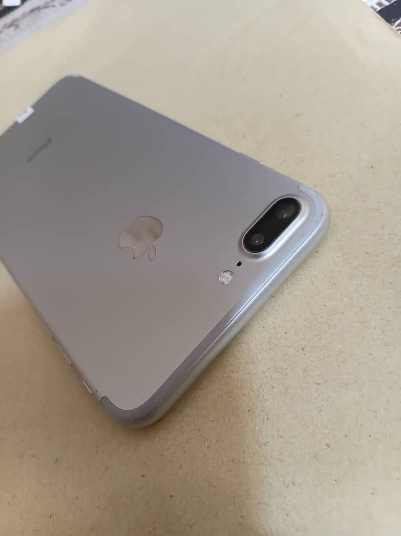 Apple iPhone 7 Plus 0