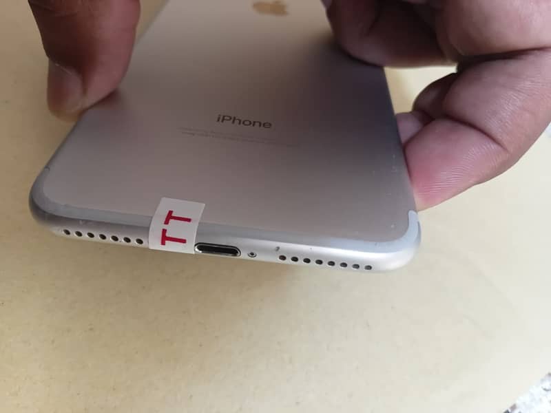 Apple iPhone 7 Plus 2