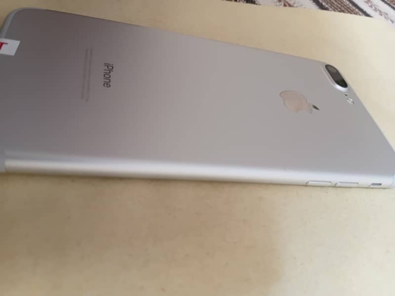 Apple iPhone 7 Plus 4
