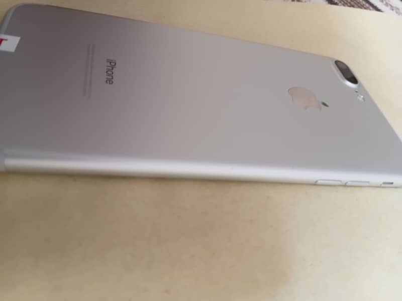 Apple iPhone 7 Plus 5