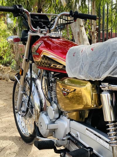 Honda CG 125 special edition gold 2024 Good Condition cont 03272930798