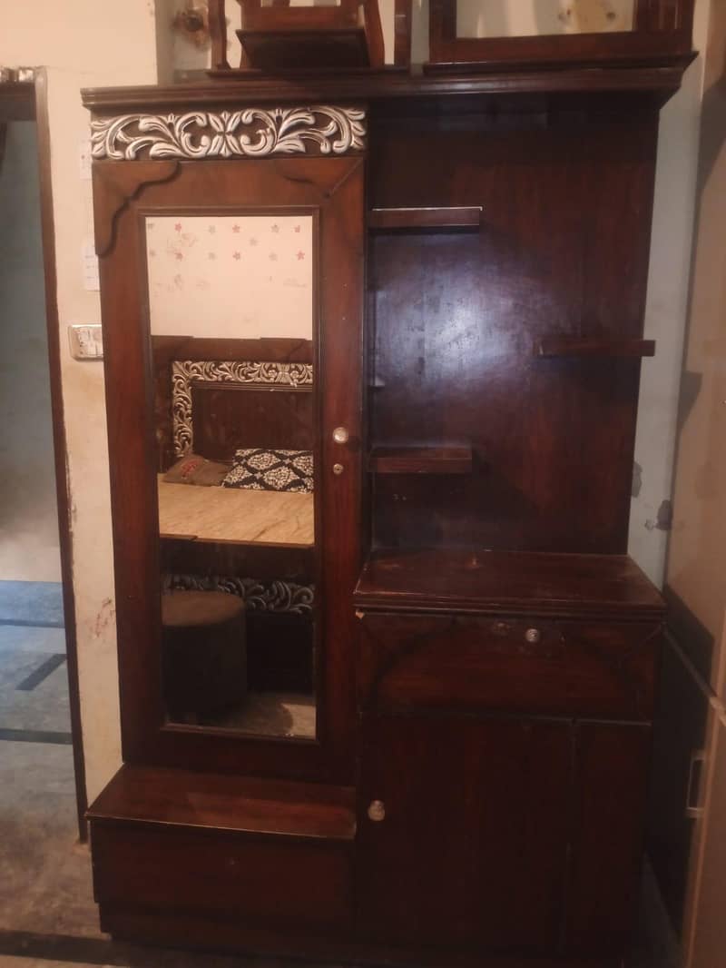 Dressing Table 0