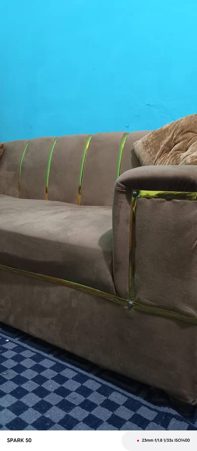 2 sofa set 4 setter or 5 setter